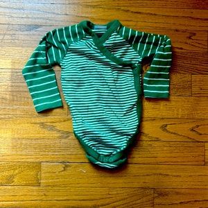 Hanna Andersson Striped Bodysuit (12-18m).